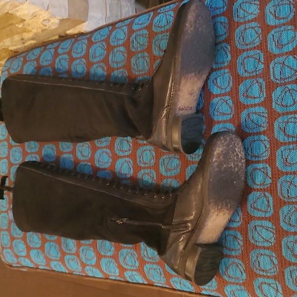 STUART WEITZMAN COMBAT LIKE BOOTS. 7.5 - Picture 8 of 12